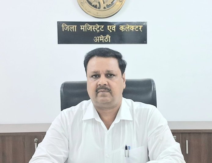 जिलाधिकारी ने जनपदवासियों को होली पर्व की दी शुभकामनाएं एवं बधाई