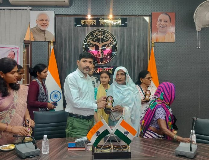 महिलाओं के सामाजिक, आर्थिक, संस्कृतिक और राजनीतिक योगदान समाज को बढ़ावा दे रहा है - जिला विकास अधिकारी