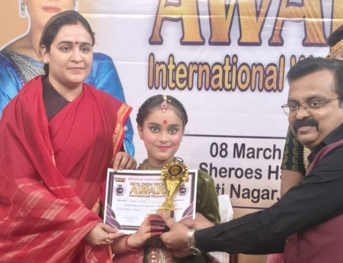 लखनऊ की नन्ही कथक नृत्यांगना गार्गी द्विवेदी को अंतर्राष्ट्रीय महिला दिवस पर किया गया सम्मानित