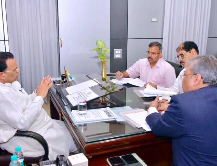 दिव्यांगजन और पिछड़ा वर्ग को आत्मनिर्भर बनाने के लिए योगी सरकार प्रतिबद्ध - मंत्री नरेन्द्र कश्यप