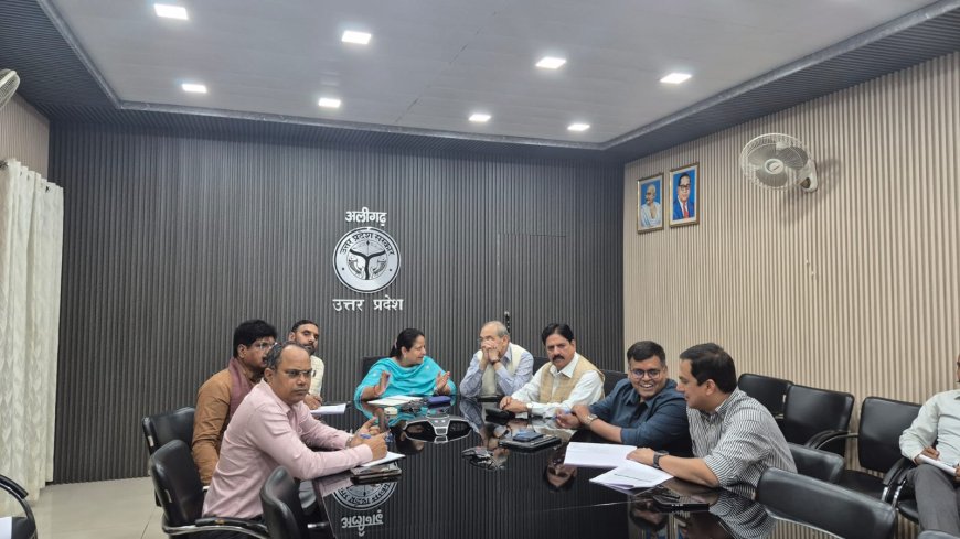 विकास कार्यों के लिए धन की कमी नहीं, जनप्रतिनिधि एक सप्ताह में भेजें प्रस्ताव - योगी आदित्यनाथ