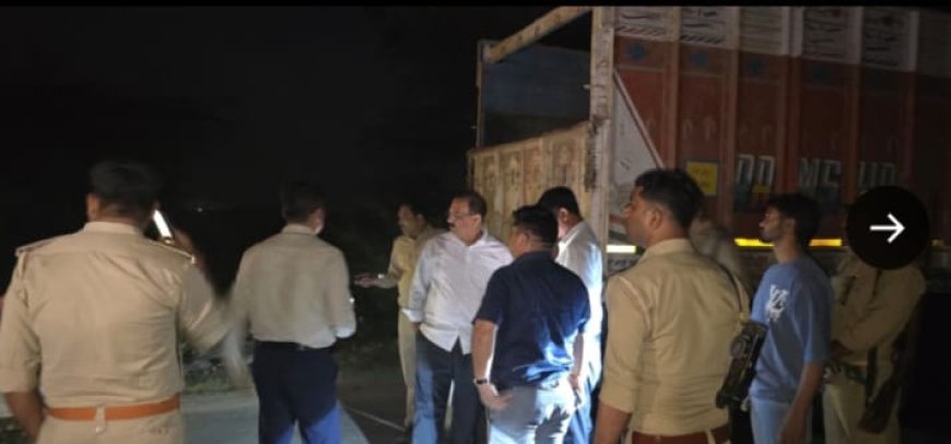 भाजपा जिलाध्यक्ष ने रोके मौरंग के अवैध परिवहन के ट्रक