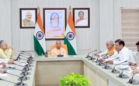 सीएम योगी ने की हथकरघा विभाग के कार्यों की समीक्षा