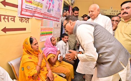 उप मुख्यमंत्री ब्रजेश पाठक का आजमगढ़ दौरा, पीएचसी कोइनहा का किया निरीक्षण