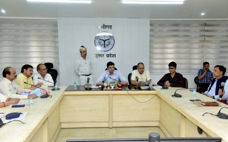 जनता के प्रति जवाबदेह और पारदर्शी प्रशासन होगा प्राथमिकता - जिलाधिकारी