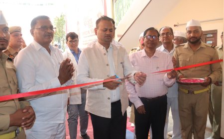 रक्तदान से बचाई जा सकती है अनमोल जिंदगी - जिलाधिकारी