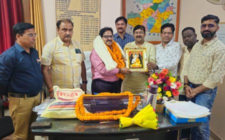 अपर निदेशक डॉ0 जीवन लाल के सेवानिवृत्ति पर पशुधन प्रसार अधिकारी संघ उत्तर प्रदेश ने विदाई एवं सम्मान समारोह का किया आयोजन