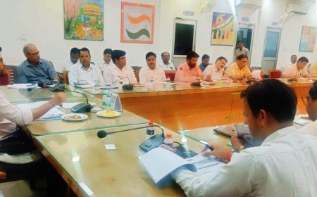 मुख्य विकास अधिकारी की अध्यक्षता में हुई सीएम डैश बोर्ड पर विकास कार्यों की बैठक