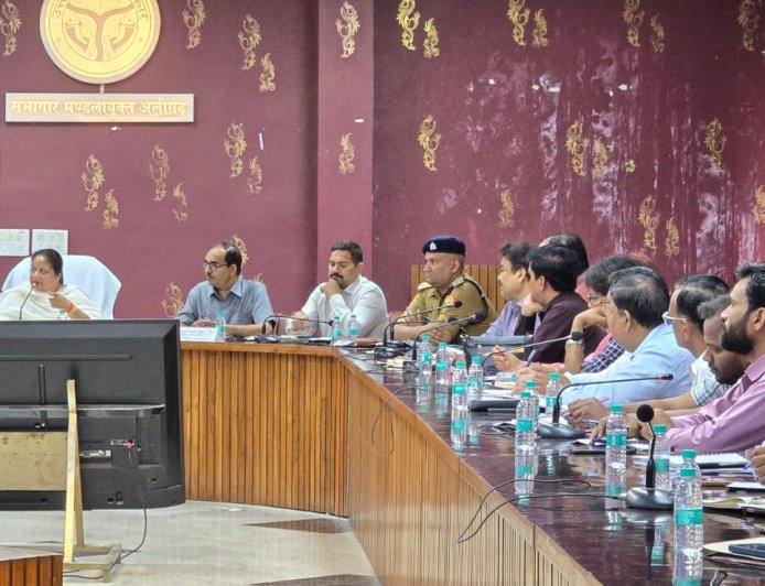 स्कूली वाहनों पर आयुक्त की सख्ती, 14 अप्रैल तक शत-प्रतिशत ऑनबोर्डिंग और 15 अप्रैल तक फिटनेस सत्यापन के आदेश