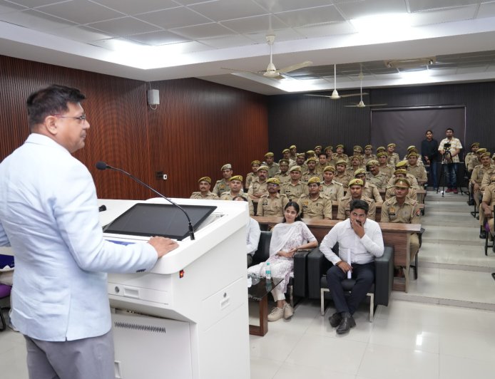 यूपीएसआईएफएस में “क्राइम सीन मैनेजमेन्ट” कोर्स के तीसरे बैच का प्रशिक्षण सकुशल सम्पन्न