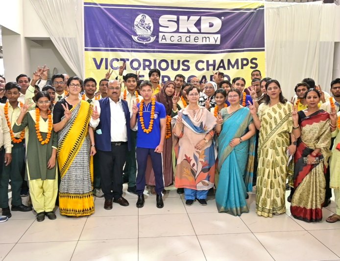 एसकेडी एकेडमी ने कायम रखी परम्परा, कक्षा 12 में फिर मिला लखनऊ टॉपर