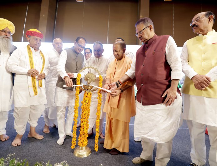 सीएम योगी एवं केन्द्रीय कृषि मंत्री ने क्षेत्रीय कृषि सम्मेलन (उत्तर क्षेत्र) का किया शुभारम्भ