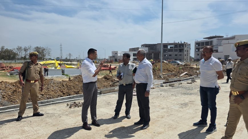डीएम ने किया निर्माणाधीन माँ पाटेश्वरी राज्य विश्वविद्यालय का औचक निरीक्षण