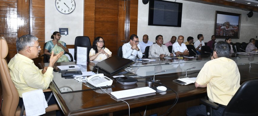 मुख्य सचिव ने की निर्माणाधीन विश्वविद्यालयों की प्रगति की समीक्षा