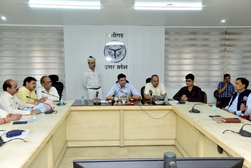 जनता के प्रति जवाबदेह और पारदर्शी प्रशासन होगा प्राथमिकता - जिलाधिकारी