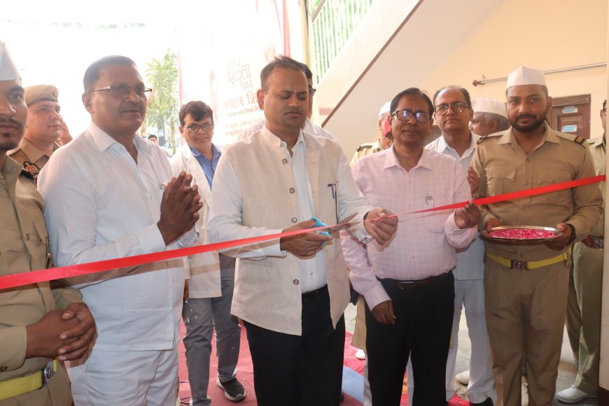 रक्तदान से बचाई जा सकती है अनमोल जिंदगी - जिलाधिकारी