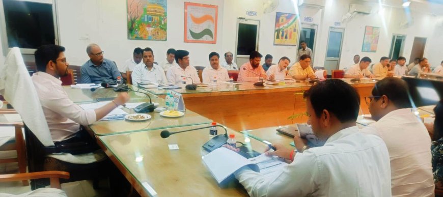 मुख्य विकास अधिकारी की अध्यक्षता में हुई सीएम डैश बोर्ड पर विकास कार्यों की बैठक