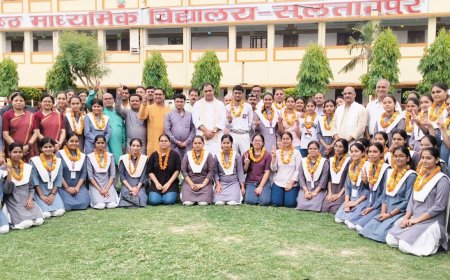 सीबीएसई की इंटरमीडिएट परीक्षा में सरस्वती विद्या मन्दिर की छात्रा दीक्षा मिश्रा बनीं टापर