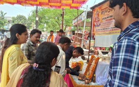 तीसरे बड़े मंगल पर बैंक कर्मियों ने किया श्रद्धालुओं का स्वागत, दिनभर चला भंडारा