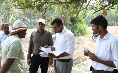 जिलाधिकारी ने शिकायतकर्ता इबारत अली के शिकायती पत्र का किया स्थलीय निरीक्षण