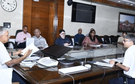 मुख्य सचिव की अध्यक्षता में निजी क्षेत्र के अन्तर्गत विश्वविद्यालय की स्थापना के लिए गठित उच्च स्तरीय समिति की बैठक आयोजित