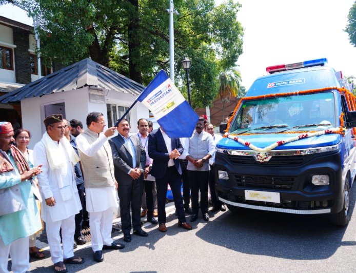 सीएम धामी ने एचडीएफसी बैंक द्वारा प्रदत्त 4 अत्याधुनिक एम्बुलेंस का किया फ्लैग ऑफ