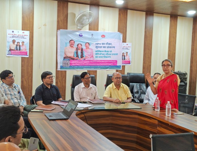 एचपीवी टीका सर्वाइकल कैंसर से बचाव का सबसे प्रभावी माध्यम भ्राँतियो से बचें