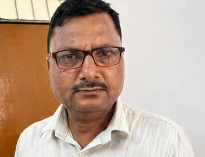 सीएमओ कार्यालय में रिश्वतखोरी का भंडाफोड़, वरिष्ठ लिपिक 5000 रुपये रिश्वत लेते गिरफ्तार