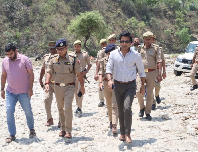 डीएम एवं एसएसपी ने माँ शाकम्भरी देवी मंदिर क्षेत्र का किया भौतिक निरीक्षण