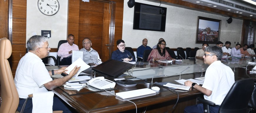 मुख्य सचिव की अध्यक्षता में निजी क्षेत्र के अन्तर्गत विश्वविद्यालय की स्थापना के लिए गठित उच्च स्तरीय समिति की बैठक आयोजित