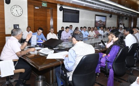 मुख्य सचिव ने की यूपी इंटरनेशनल ट्रेड शो-2026 की तैयारियों की समीक्षा
