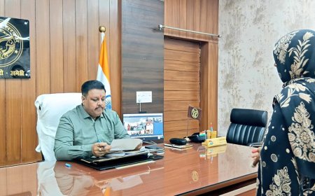 जनसुनवाई में जिलाधिकारी ने सुनीं शिकायतें, समयबद्ध व गुणवत्तापूर्ण निस्तारण के दिए निर्देश