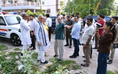 प्रभारी मंत्री सुरेश कुमार खन्ना का सख्त रुख, चार वार्डों का औचक निरीक्षण कर दिए कड़े निर्देश