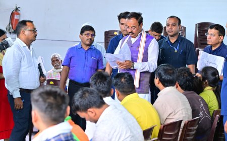 जनता दर्शन में पहुंचे कई सैकड़ों फरियादी, उप मुख्यमंत्री ने सुनीं समस्याएं