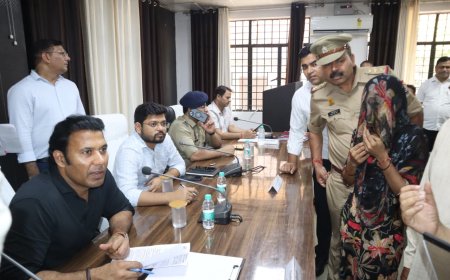 जिलाधिकारी ने सम्पूर्ण समाधान दिवस पर सुनी समस्याएं, जन शिकायतों का कराया निस्तारण