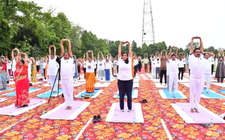 बारहवाँ अंतर्राष्ट्रीय योग दिवस जनपद में उत्साहपूर्वक मनाया गया