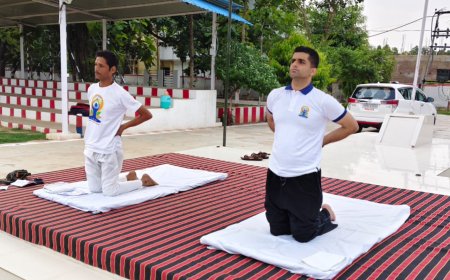 12वें अंतर्राष्ट्रीय योग दिवस के अवसर पर पुलिस परेड ग्राउंड में योग कार्यक्रम सम्पन्न