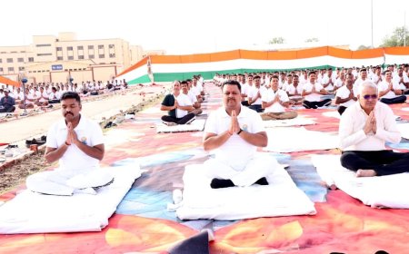 12वें अंतर्राष्ट्रीय योग दिवस के अवसर पर नवीन पुलिस लाइन गौरीगंज के परिसर में आयोजित हुआ योगाभ्यास कार्यक्रम
