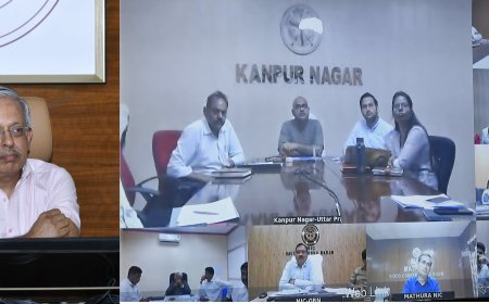 मुख्य सचिव ने की मंडलायुक्तों एवं जिलाधिकारियों के साथ समीक्षा बैठक