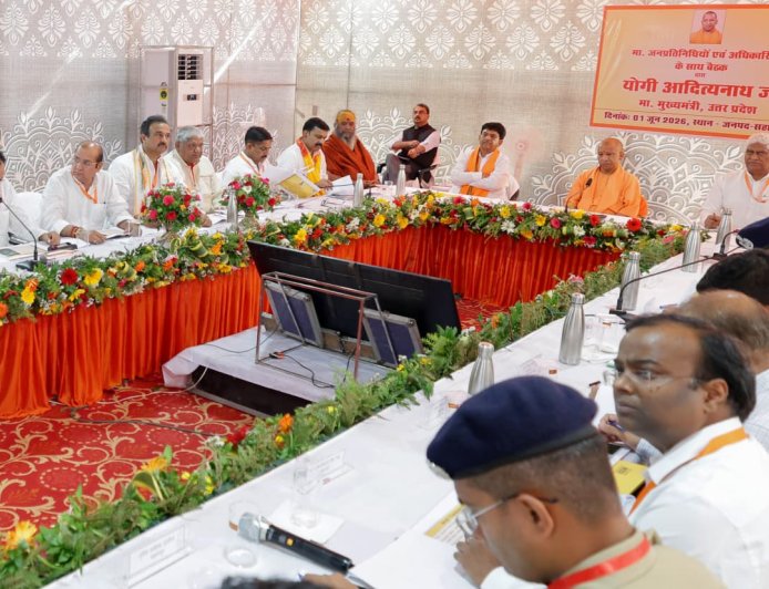 सीएम योगी ने की माँ शाकम्भरी देवी सिद्धपीठ खोल में अचानक जलप्रवाह के कारण हुई दुर्घटना की समीक्षा