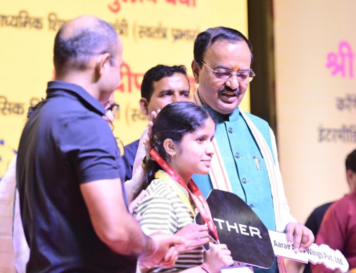 जीवन में लक्ष्य तय कर परिश्रम के साथ आगे बढ़ें, सफलता अवश्य मिलेगी - केशव प्रसाद मौर्य