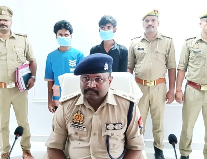 बारह वर्षीय नाबालिग बालक के साथ अप्राकृतिक दुष्कर्म के मामले में पुलिस ने दो आरोपियों को किया गिरफ्तार
