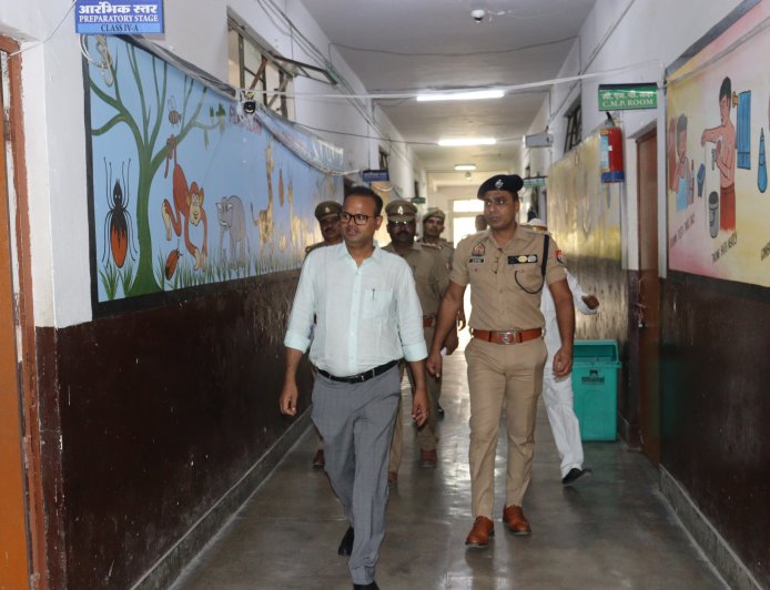 नीट यूजी-2026 परीक्षा जनपद के 19 परीक्षा केंद्रों पर निष्पक्ष, नकलविहीन एवं पारदर्शी ढंग से सकुशल सम्पन्न