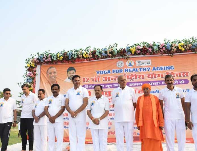 अन्तर्राष्ट्रीय योग दिवस पर जिला स्पोर्टस स्टेडियम मेें आयोजित हुआ योगाभ्यास कार्यक्रम