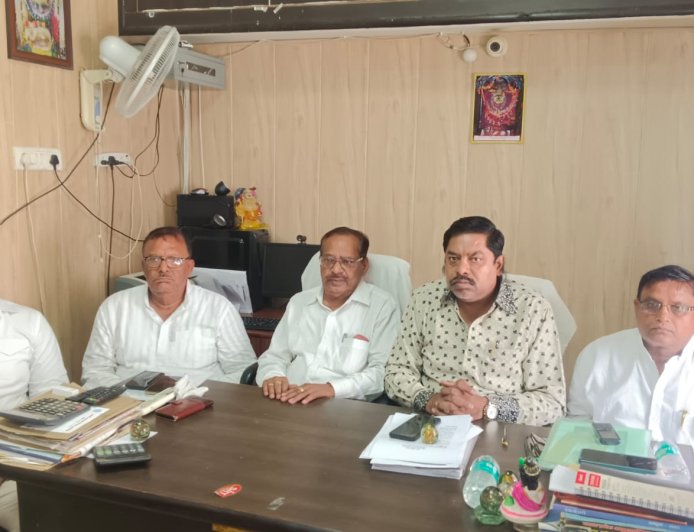 8वें वेतन आयोग की बैठक में राज्य कर्मचारी महासंघ को आमंत्रण न मिलने पर रोष