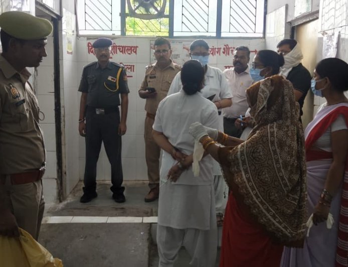 अस्पताल के शौचालय में नवजात का शव मिलने से हडकंप