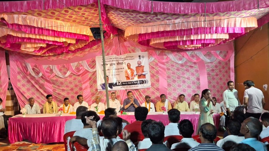 विधायक रामपुर मनिहारान ने ग्राम पंचायत गांगनौली में रात्रि ग्राम चौपाल का आयोजन कर सुनी ग्रामीणों की समस्याएं