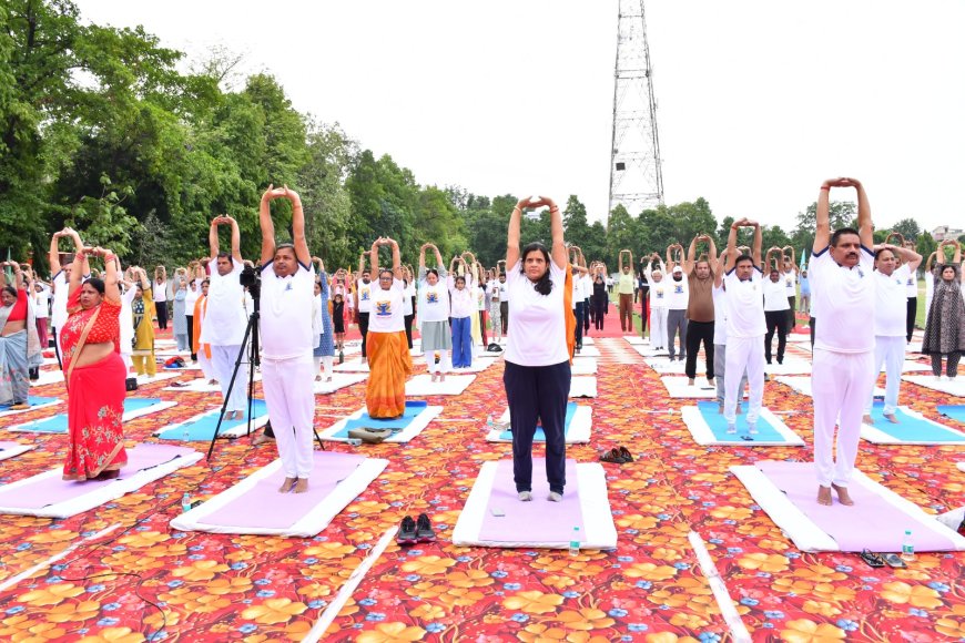 बारहवाँ अंतर्राष्ट्रीय योग दिवस जनपद में उत्साहपूर्वक मनाया गया