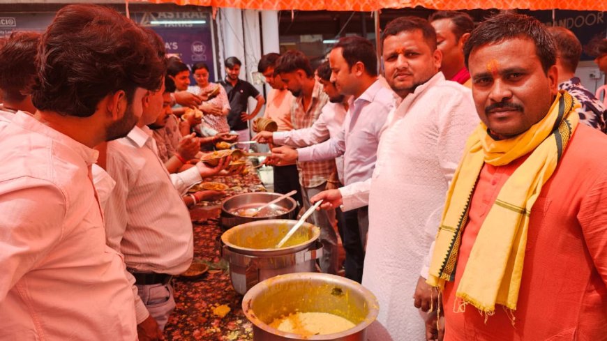 अर्बन डोर इन्फ्राटेक प्राइवेट लिमिटेड द्वारा भंडारे का किया गया आयोजन