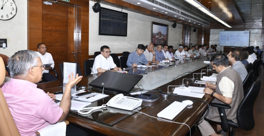 मुख्य सचिव की अध्यक्षता में उत्तर प्रदेश में ईज ऑफ डूइंग बिजनेस सुधारों को गति देने के लिए उच्च स्तरीय समीक्षा बैठक संपन्न